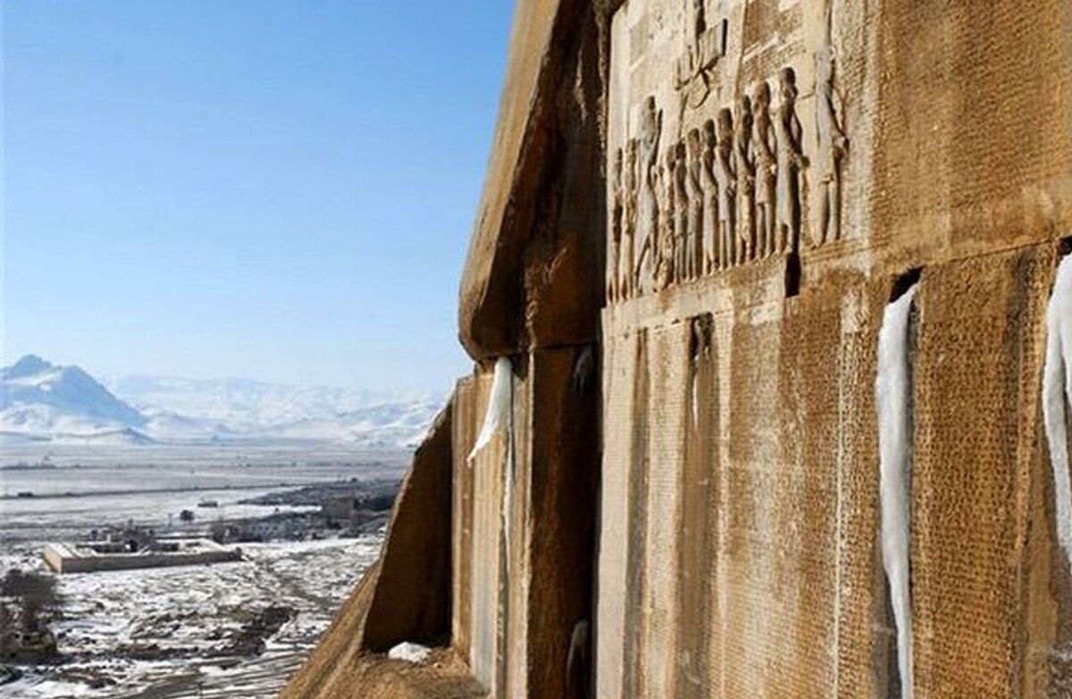 کتیبه مهم داریوش بزرگ در معرض فرسایش و آسیب جدی قرار دارد
