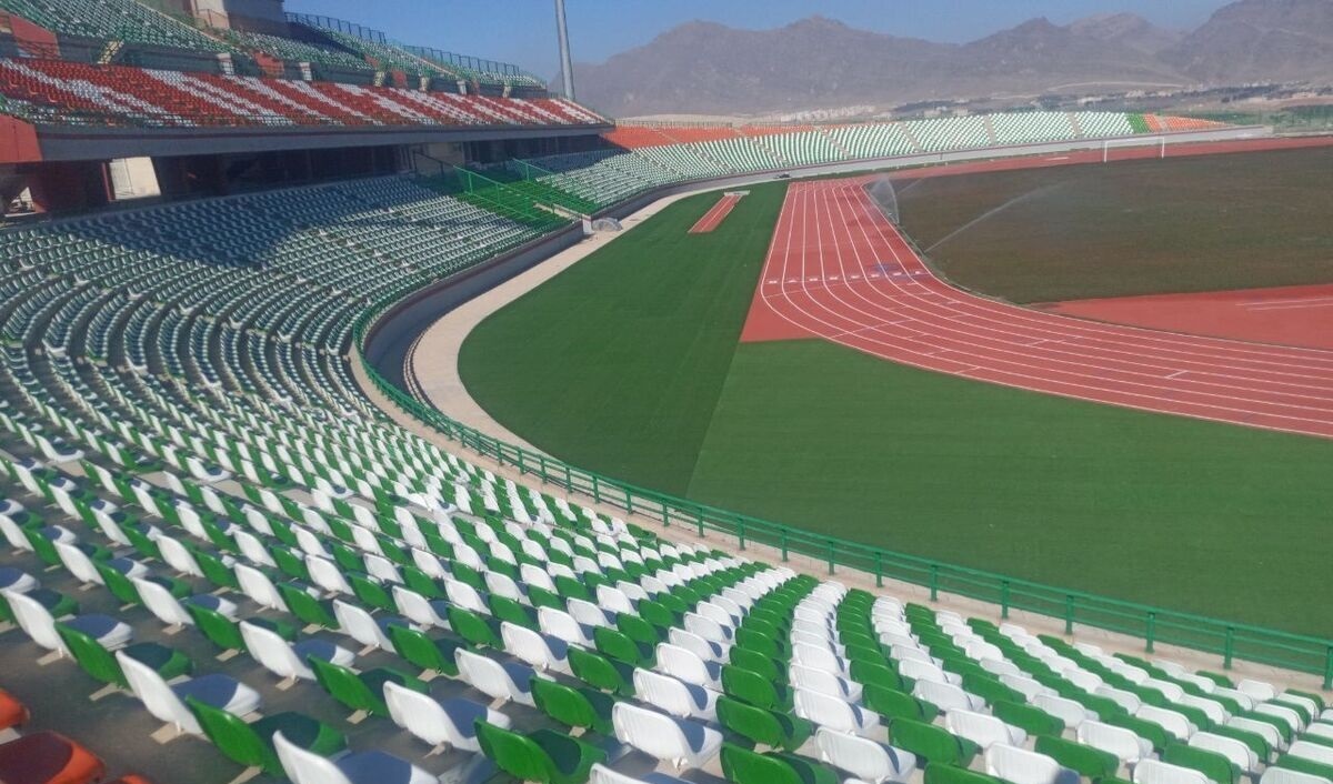 ببینید| خشک کردن زمین چمن باشگاه خیبر با هلی کوپتر! ببینید| خشک کردن زمین چمن باشگاه خیبر با هلی کوپتر!