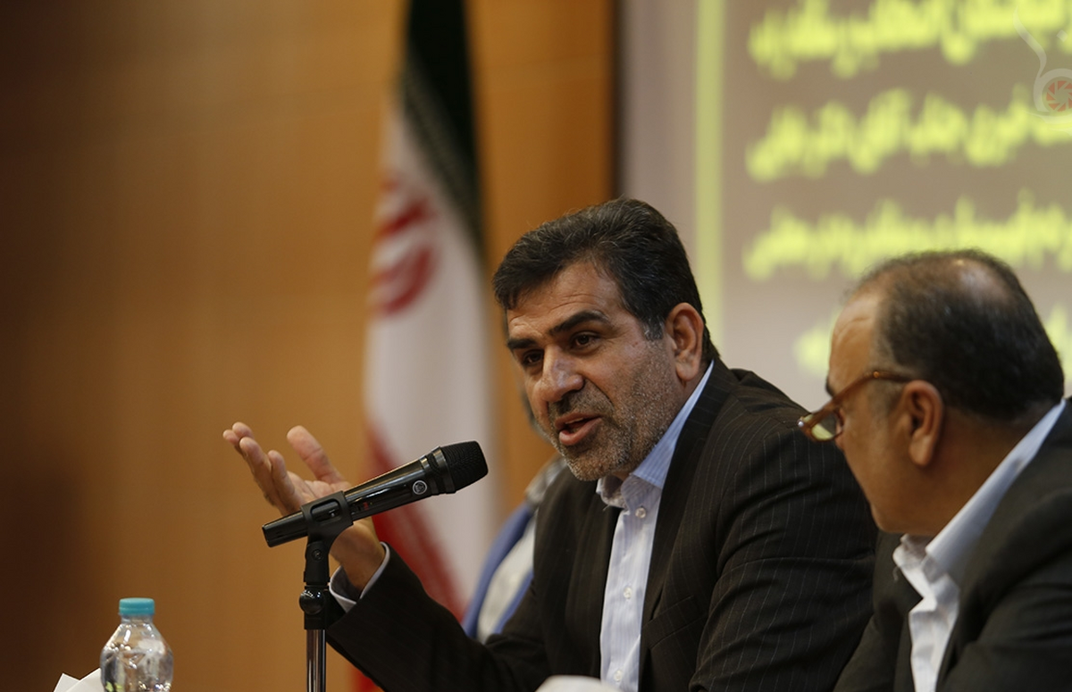 یک نماینده : پس‌انداز دلاری مردم از صادرات کشور بیشتر است!