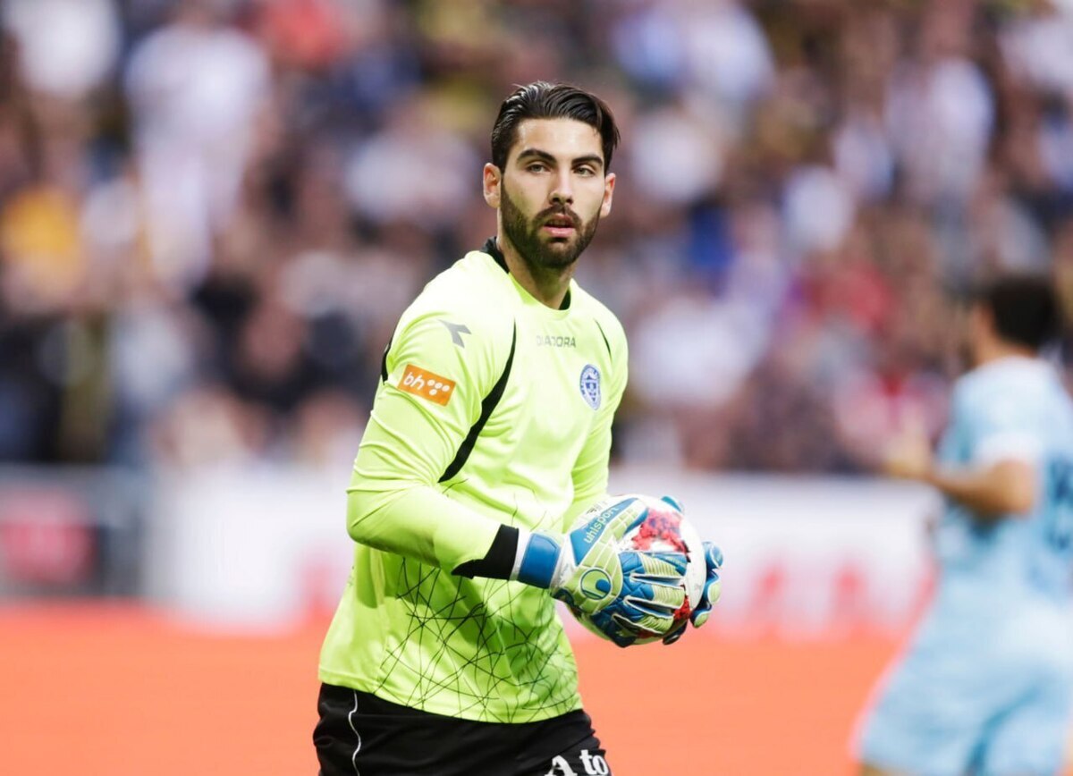 کیوسفسکی با استقلال به توافق نرسید