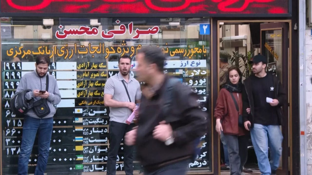 استقبال بازار از مذاکرات عمان؛ عقبنشینی دلار و سکه استقبال بازار از مذاکرات عمان؛ عقبنشینی دلار و سکه