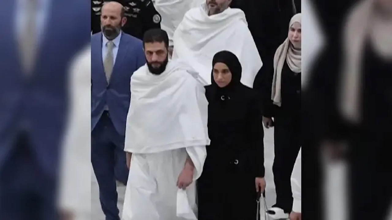 ببینید| سفر همسر احمد الشرع با پوشش زنان ترک در سفر به ترکیه ببینید| سفر همسر احمد الشرع با پوشش زنان ترک در سفر به ترکیه