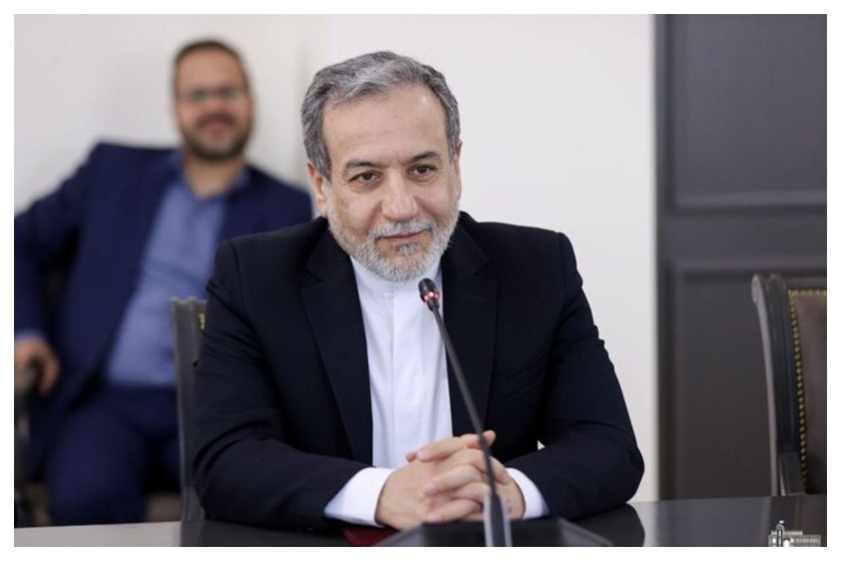 ببینید| ویدئویی از عراقچی و هیات همراه در مسقط