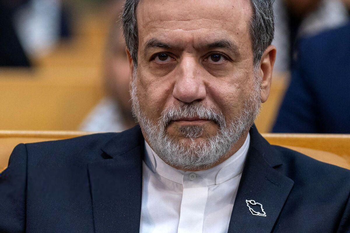 چه کسانی همراه عراقچی به مسقط رفتند؟