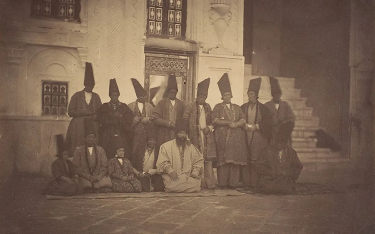 از برگزاری مراسم سلام در کاخ گلستان تا خواجه‌های مسجد دامغان! | تصاویری که هرگز ندیده‌اید