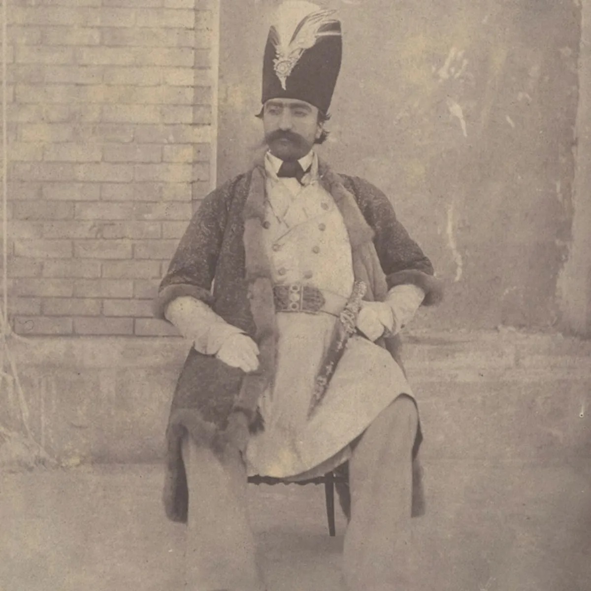 از برگزاری مراسم سلام در کاخ گلستان تا خواجه‌های مسجد دامغان! | تصاویری که هرگز ندیده‌اید