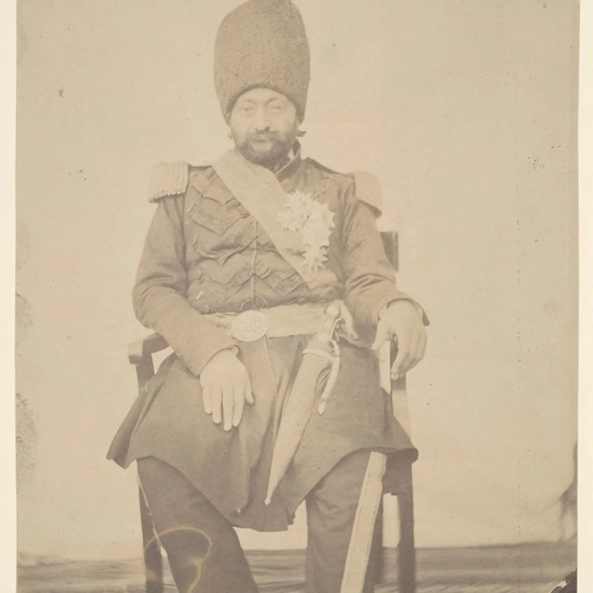 از برگزاری مراسم سلام در کاخ گلستان تا خواجه‌های مسجد دامغان! | تصاویری که هرگز ندیده‌اید