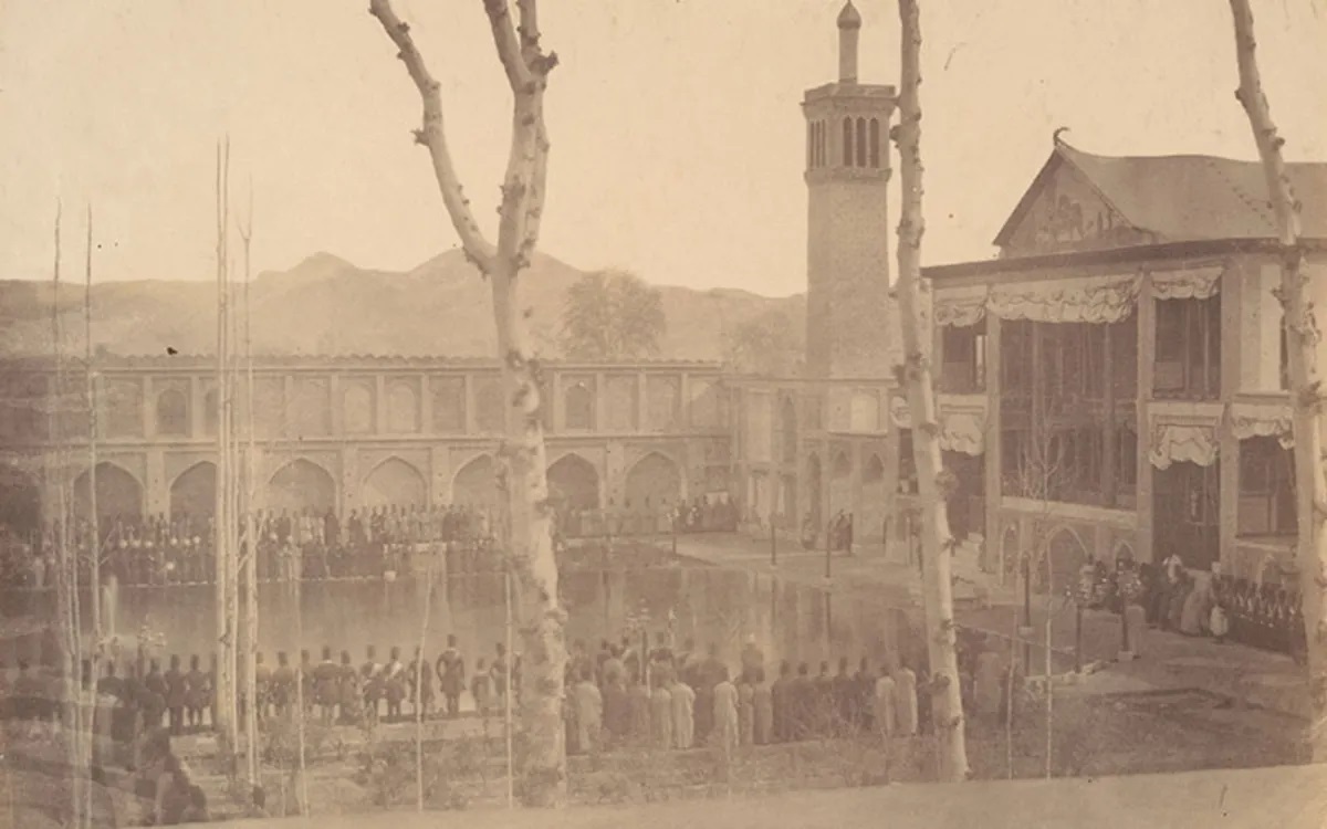 از برگزاری مراسم سلام در کاخ گلستان تا خواجه‌های مسجد دامغان! | تصاویری که هرگز ندیده‌اید