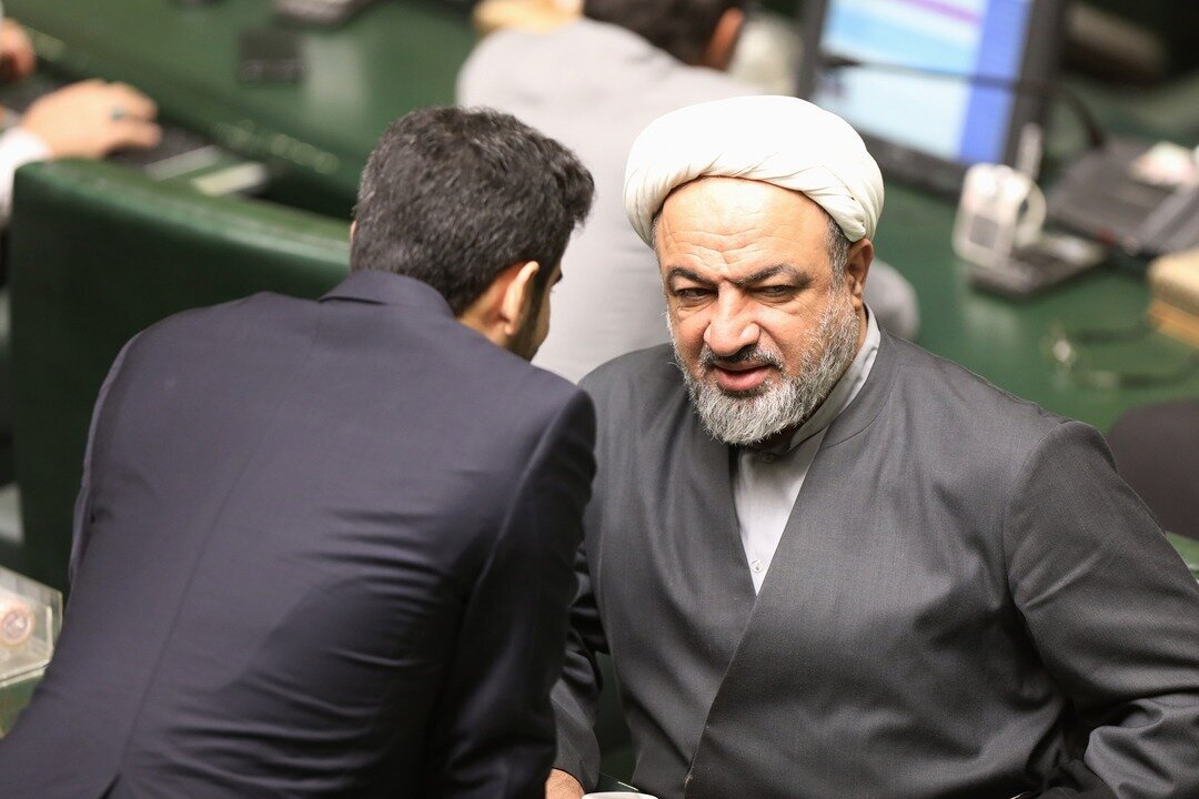 فرهیختگان: مخالفان مذاکره با عقده‌گشایی برای نظام هزینه سازی می‌‌کنند