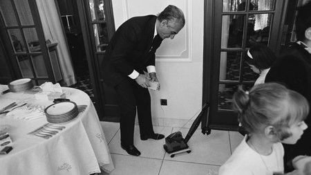 تصاویری کمیاب از خاندان پهلوی | از شنا در نوشهر تا جشن تولد علیرضا پهلوی