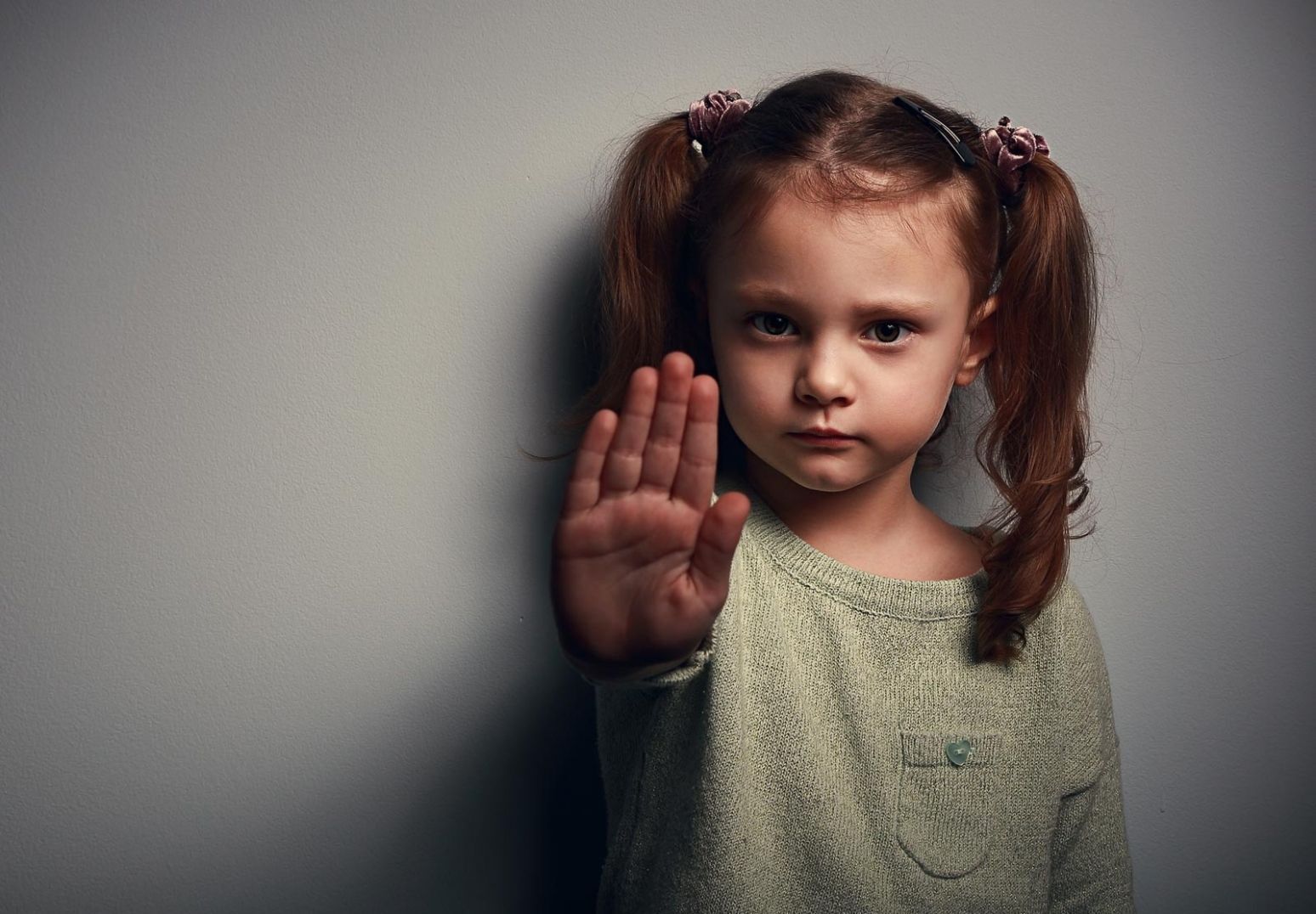 چطور متوجه شویم که کودکمان آزار جنسی دیده است؟ +اینفوگرافی