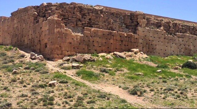 هخامنشی‌ها سنگ‌های غول‌آسا را چگونه جابه‌جا می‌کردند؟