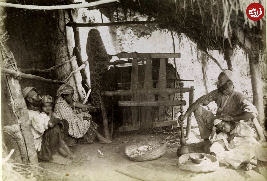 سفر به دل قاجار | تصویری عجیب از زندانیان قجری در غل و زنجیر!