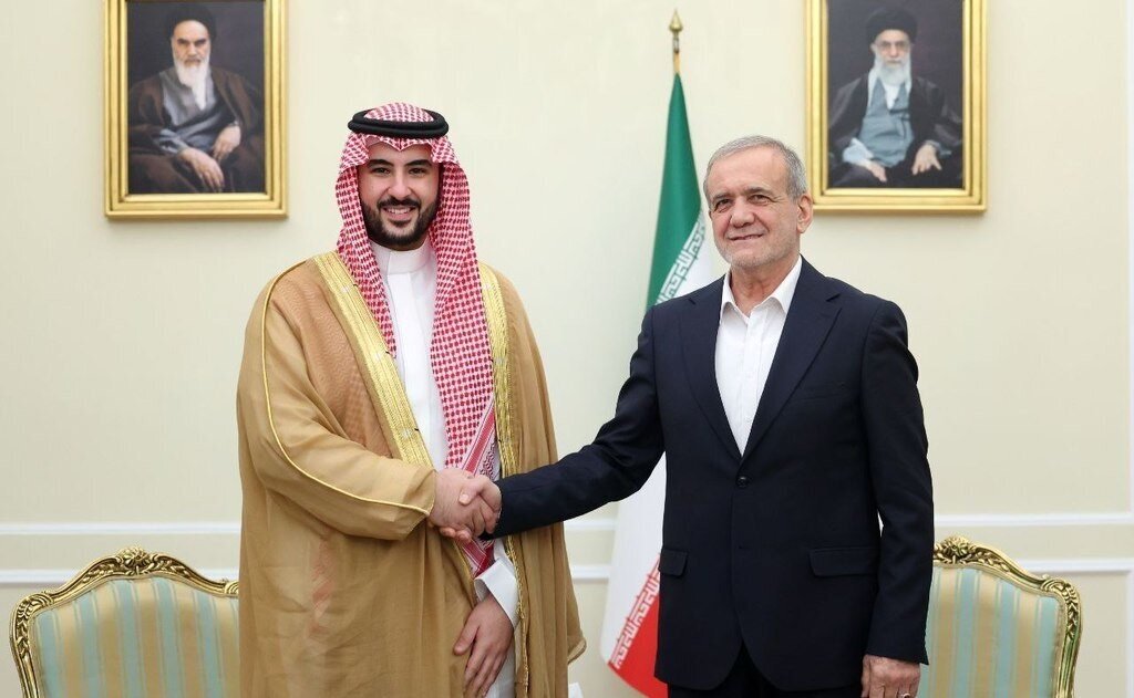 جزئیات دیدار پزشکیان و خالد بن سلمان| اعلام آمادگی ایران برای میزبانی از عربستان