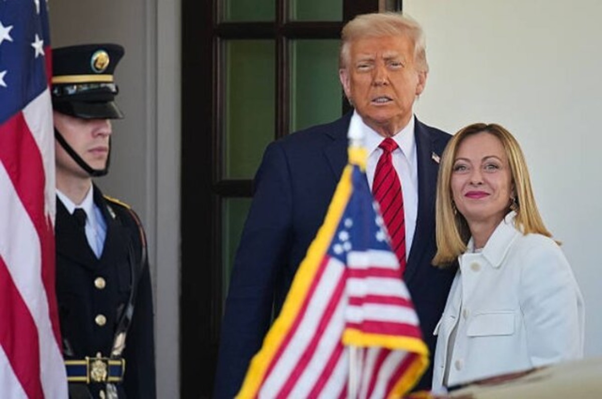 رئیسجمهور آمریکا از نخستوزیر ایتالیا استقبال کرد رئیسجمهور آمریکا از نخستوزیر ایتالیا استقبال کرد