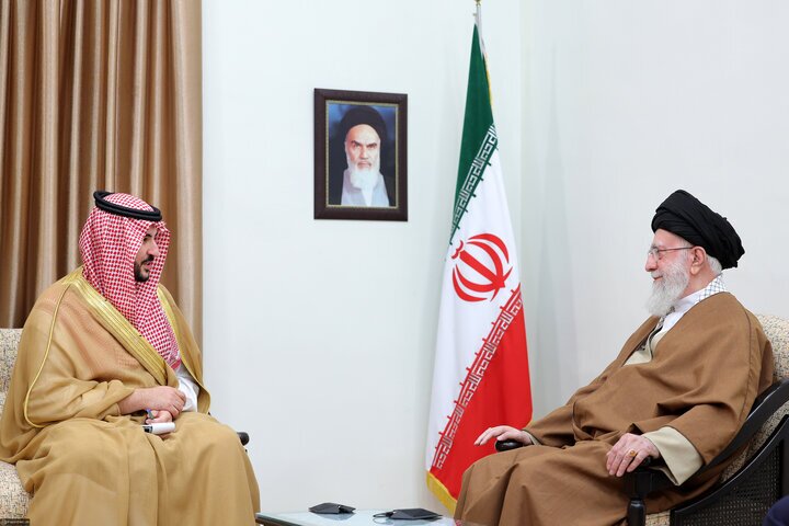 اظهارات ضد اسرائیلی وزیر دفاع عربستان طی دیدار با رهبری