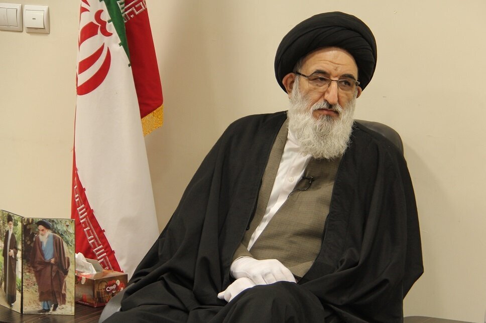 امام جمعه کرج: می‌خواهند به مردم بفهمانند که بدون مذاکره هیچ چیز درست نمی‌شود | نباید اشتباه برجام تکرار شود