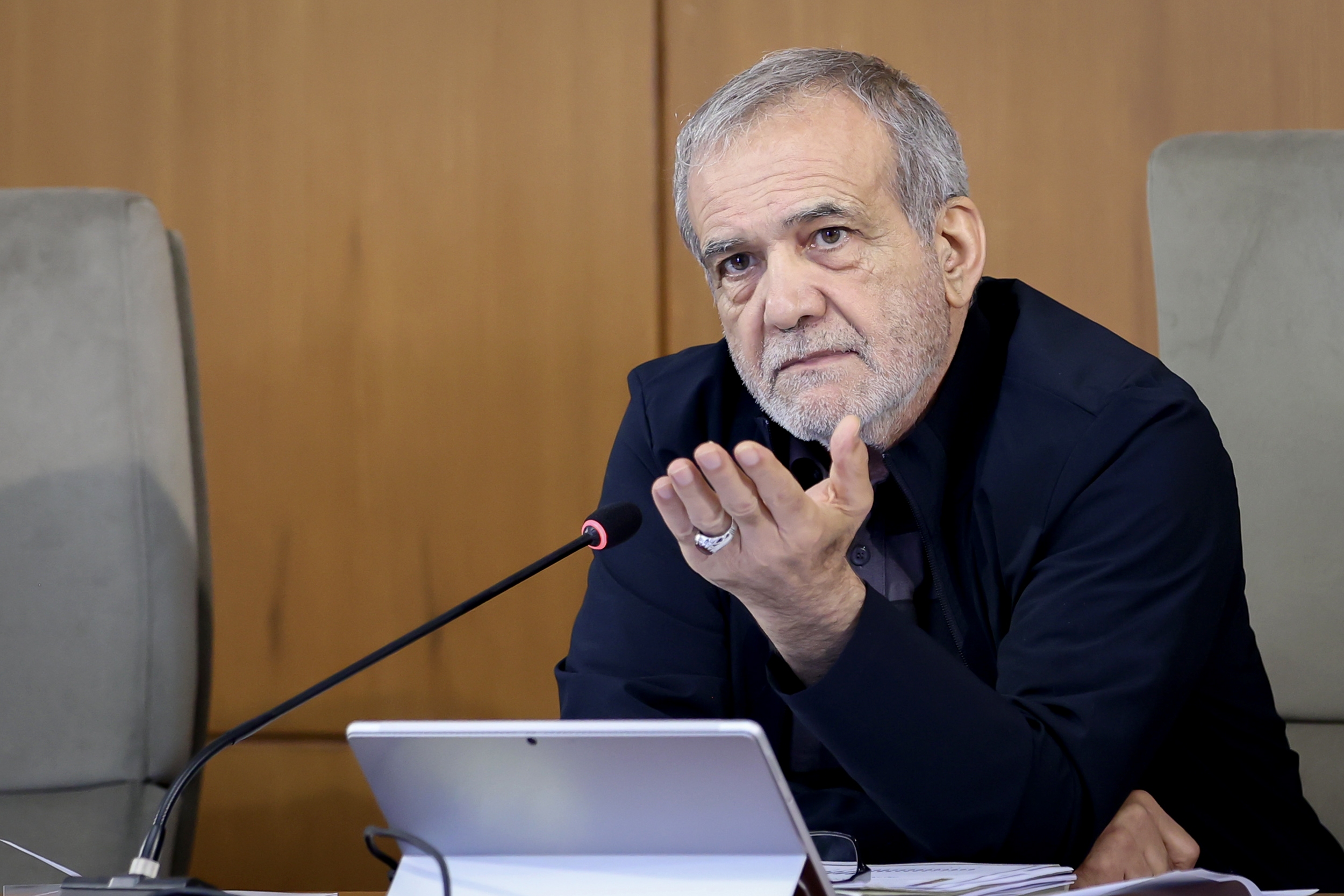 پزشکیان: دنبال جنگ نیستیم و نبودهایم | زیر بار هیچ ذلتی نمیرویم پزشکیان: دنبال جنگ نیستیم و نبودهایم | زیر بار هیچ ذلتی نمیرویم