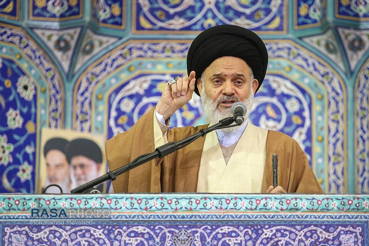 امام جمعه قم: برجام نشان داد وابستگی بیش از حد به نتایج مذاکرات آسیب‌زاست