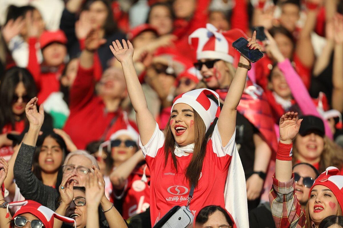 عکس| ال‌کلاسیکوی ایران با حضور پرشور بانوان