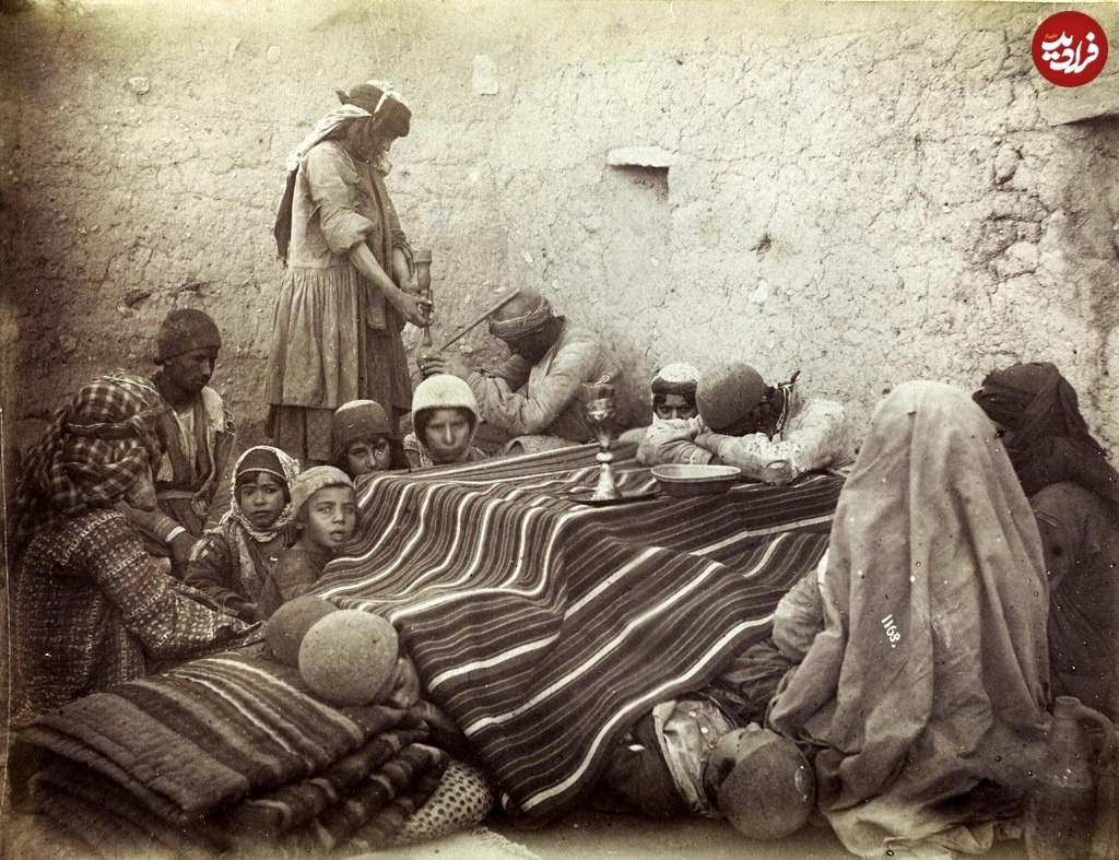 تصاویر جالب و کمتر‌ دیده‌شده قاجاری؛ نگاهی به جزئیات یک مهمانی سلطنتی