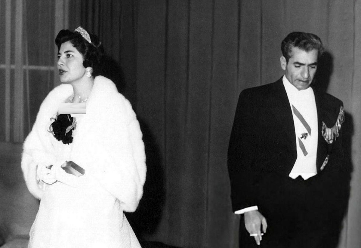 وقتی که محمدرضا پهلوی سیگار ثریا را روشن کرد +عکس