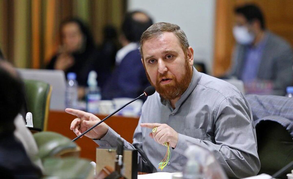 اقراریان: دور زاکانی باید شهریورماه به پایان برسد