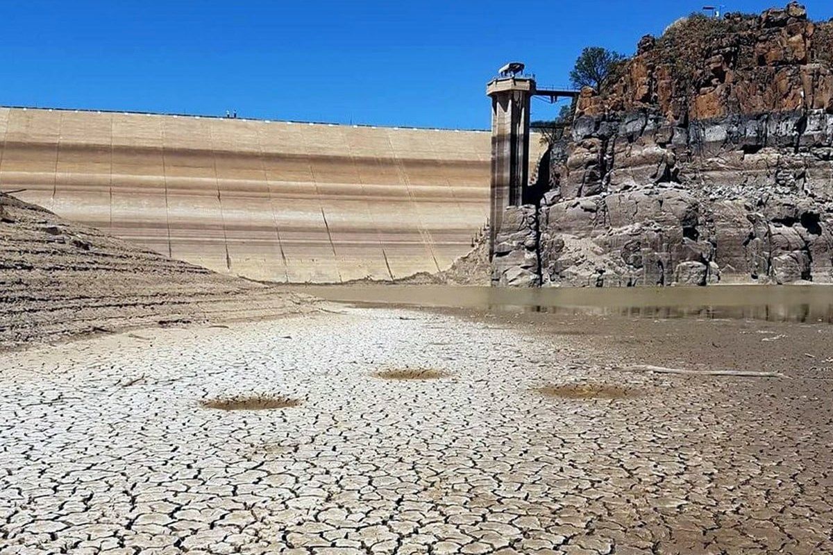 زاینده‌رود خشک است؛ چه می‌توان کرد؟