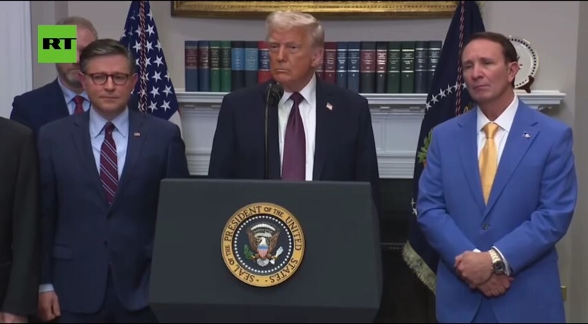 ببینید | واکنش ترامپ به گاف امنیتی کابینه: اطلاعی ندارم!