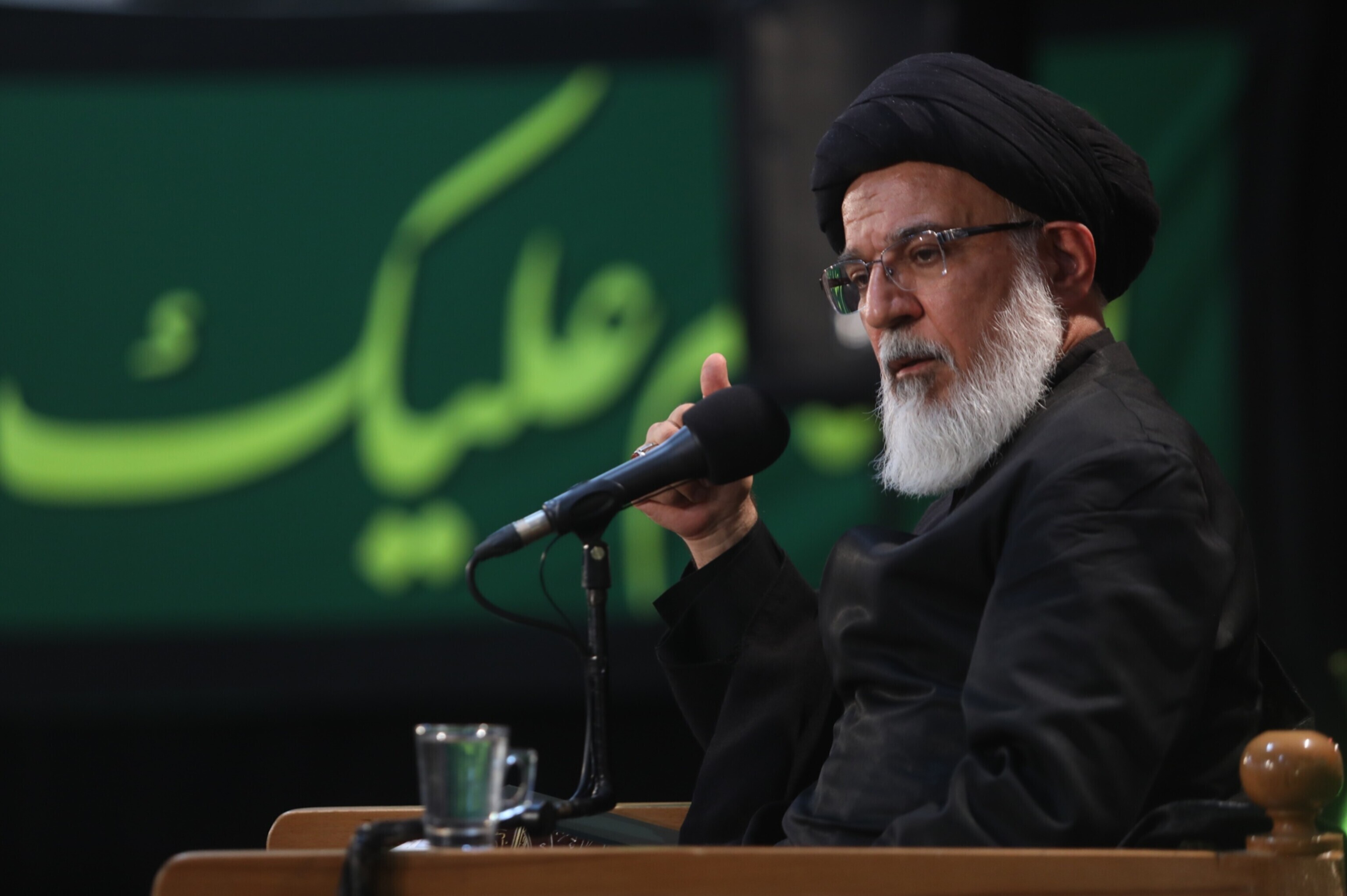 عضو مجلس خبرگان : فرمان ظهور امام زمان در عالم، جاری شده | امتحانات سختی در راه است عضو مجلس خبرگان : فرمان ظهور امام زمان در عالم، جاری شده | امتحانات سختی در راه است