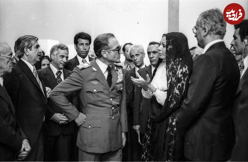 تصاویری از فرح و محمدرضا پهلوی در حرم امام رضا علیه‌السلام