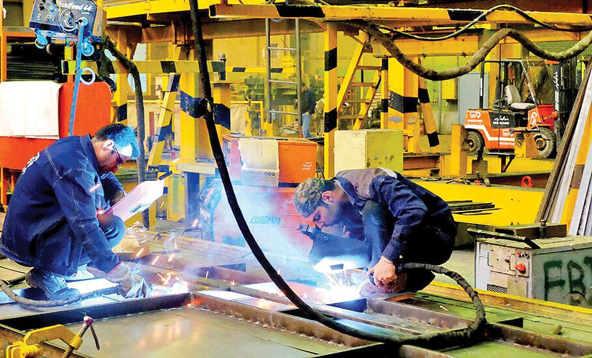 چرا هیچ برنامهای برای نجات صنعت وجود ندارد؟ | پشت پرده فروپاشی تولید در ایران چرا هیچ برنامهای برای نجات صنعت وجود ندارد؟ | پشت پرده فروپاشی تولید در ایران