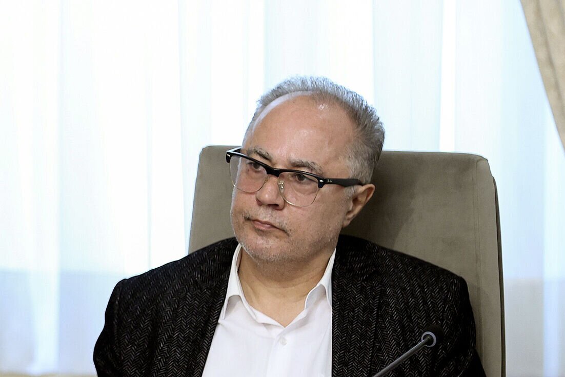 غیبت معنادار دبیری در جلسه هیأت دولت