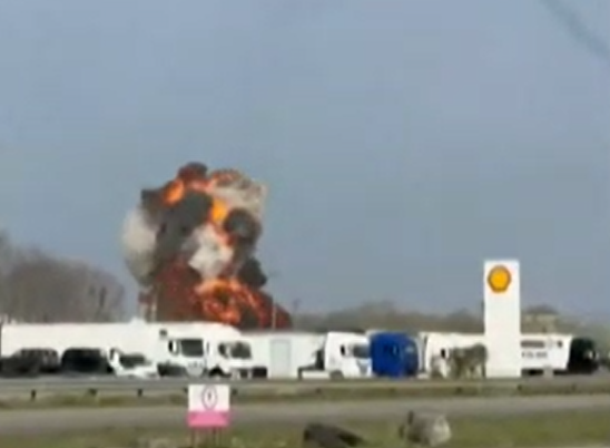 ببینید| لحظه برخورد جنگنده‌های فرانسه در پرواز آزمایشی