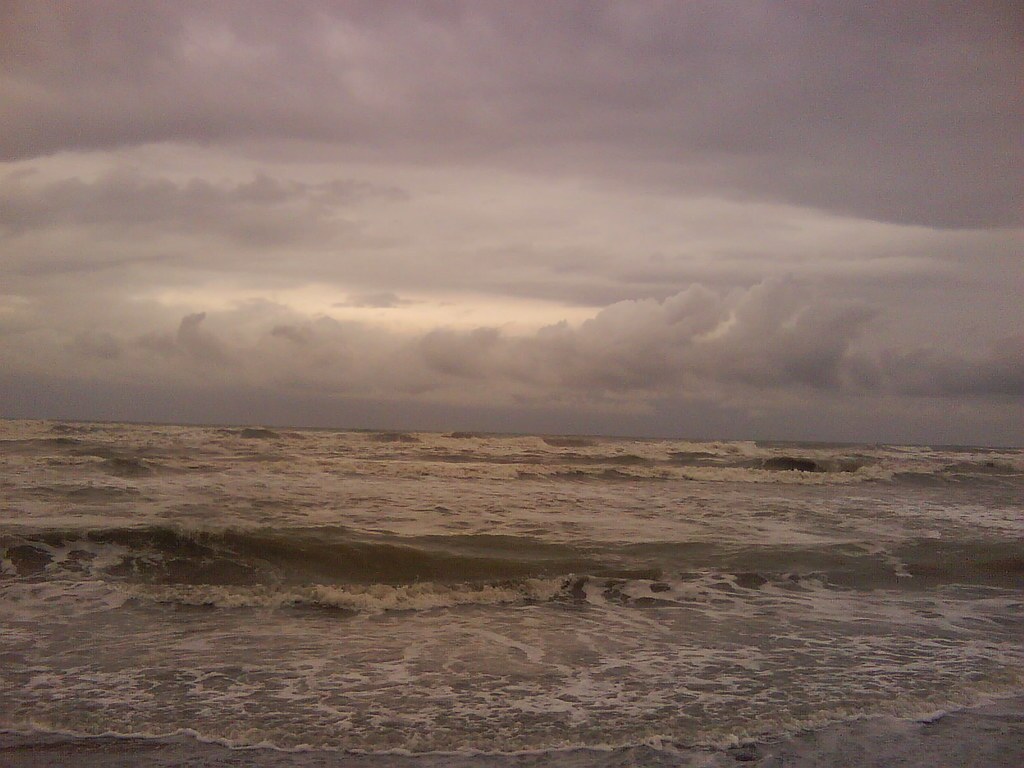 کاهش سطح آب دریای خزر؛ بحرانی جدی برای بنادر شمالی ایران