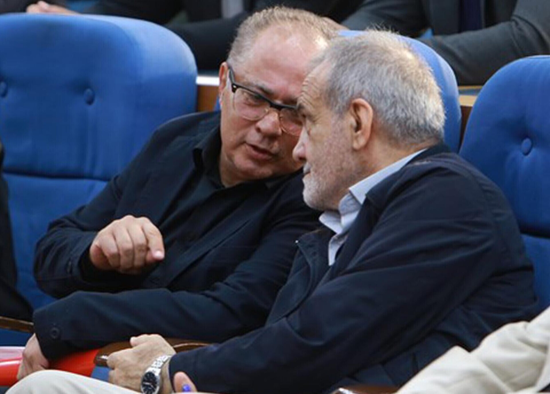 حواشی معاون پارلمانی دست از سر دولت برمی‌دارد؟