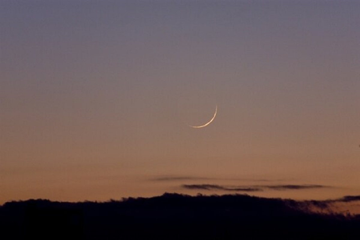 ظهور هلال ماه شوال در آسمان شب ۱۰ فروردین