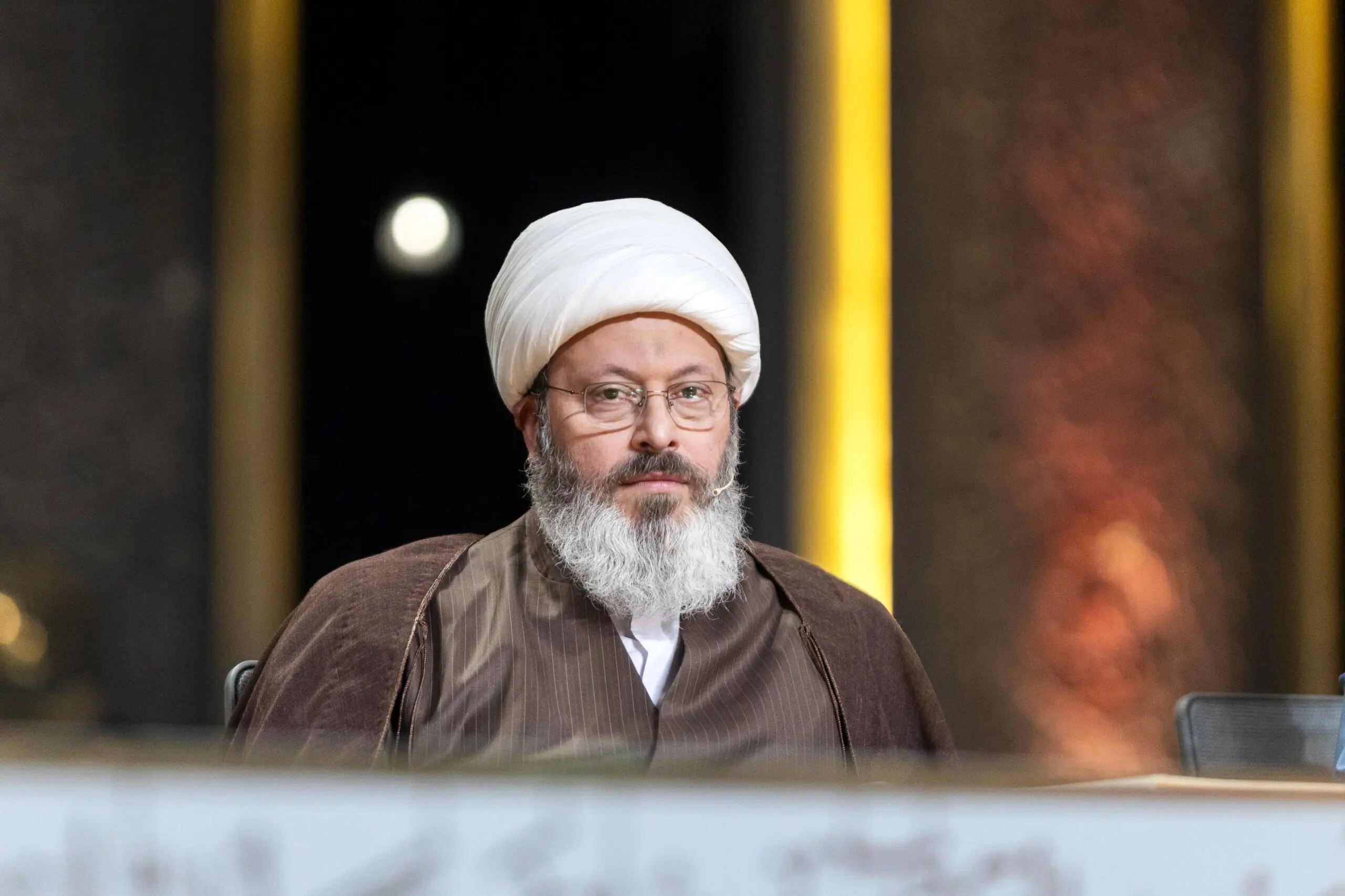 ببینید| حمله تند حسن آقامیری به روحانی برنامه محفل