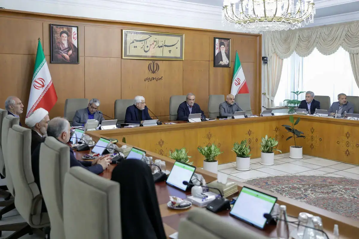 قالیباف و پایداری بر طبل استیضاح می‌کوبند؛ هشدار اصلاح‌طلبان درباره بی‌ثباتی