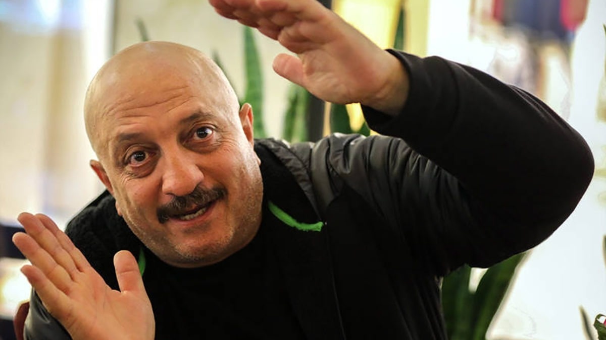 مسعود روشن پژوه کیست