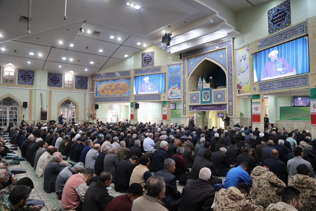 اعتراضات به صفوف نماز جمعه رسید! | آقای امام جمعه می‌دونم که کاری نمی‌کنی ولی گفتم که بشنوی!