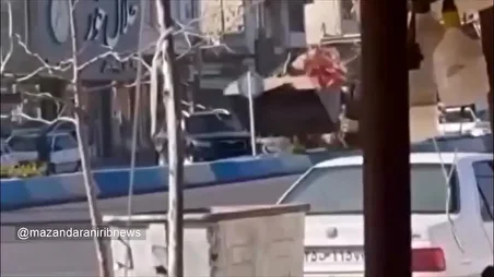 ببینید| حمله عجیب یک لودر به سانتافه، راننده بازداشت شد