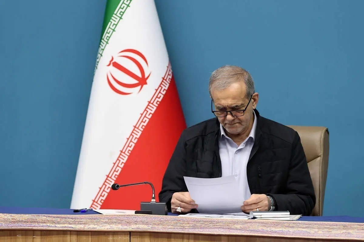 پزشکیان: شنیدن مطالبات مردم، اصل حکمرانی دولت است | جامعه با برخوردهای قهری، قانع نمی‌شود