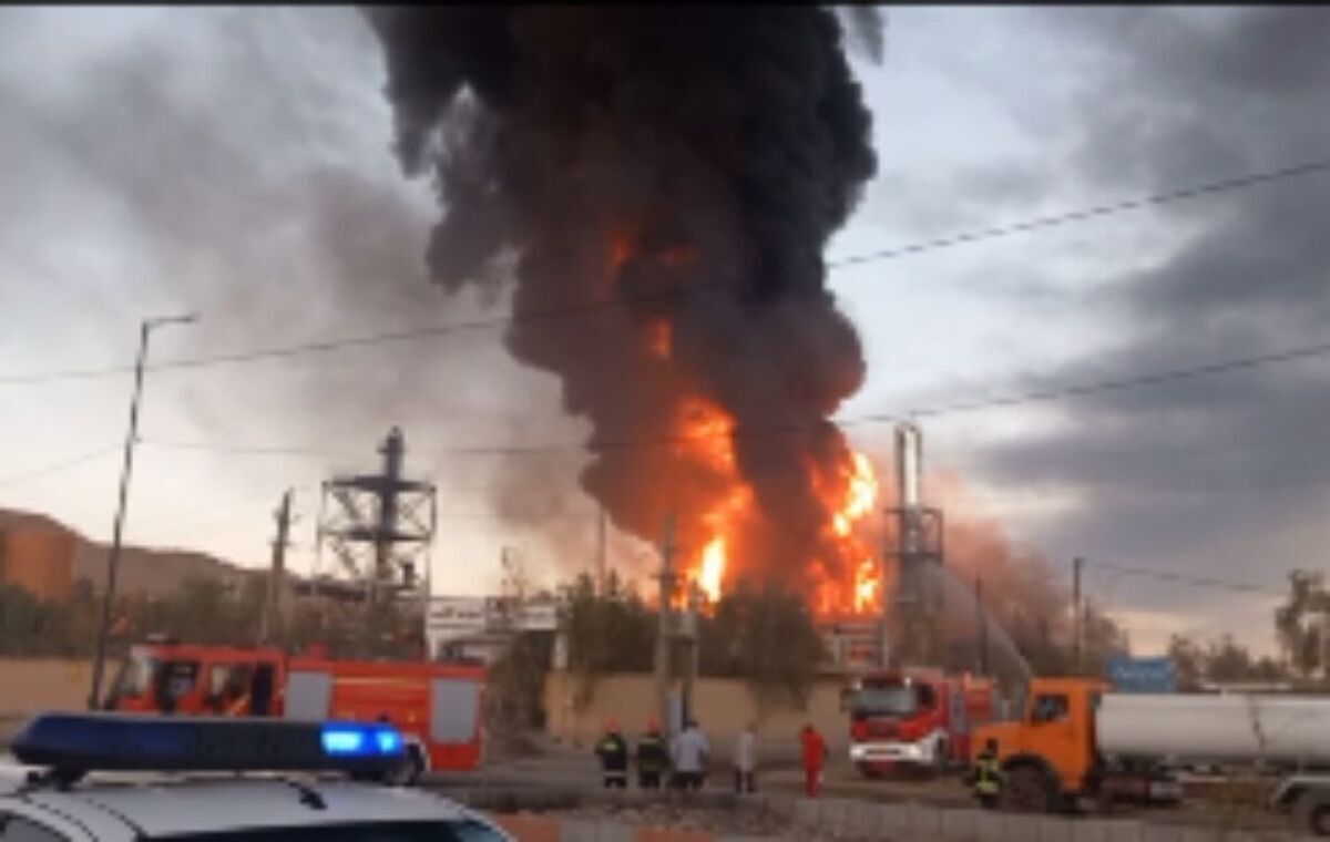 ببینید| آتش سوزی گسترده کارخانه شرکت کاله در آمل