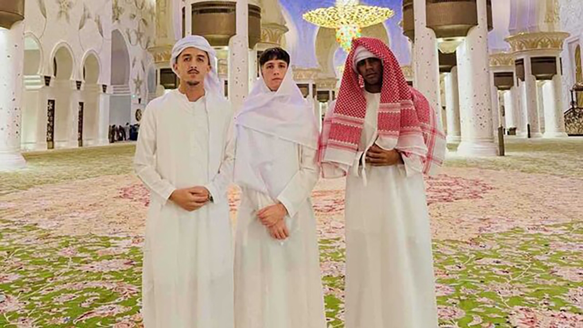 یامال: مسجد حس آرامش زیادی می‌بخشد