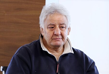 ببینید| رسول خادم خویشتنداری می‌کند و جوابی به دبیر نمی‌دهد!