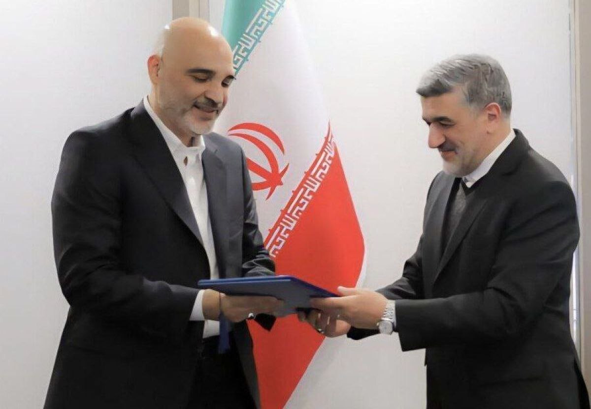 علیرضا عظیمی پور کیست