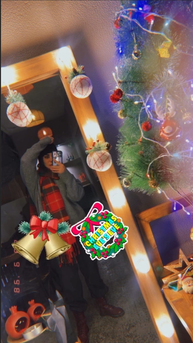 عکس متفاوت بازیگر دودکش با تم کریسمس