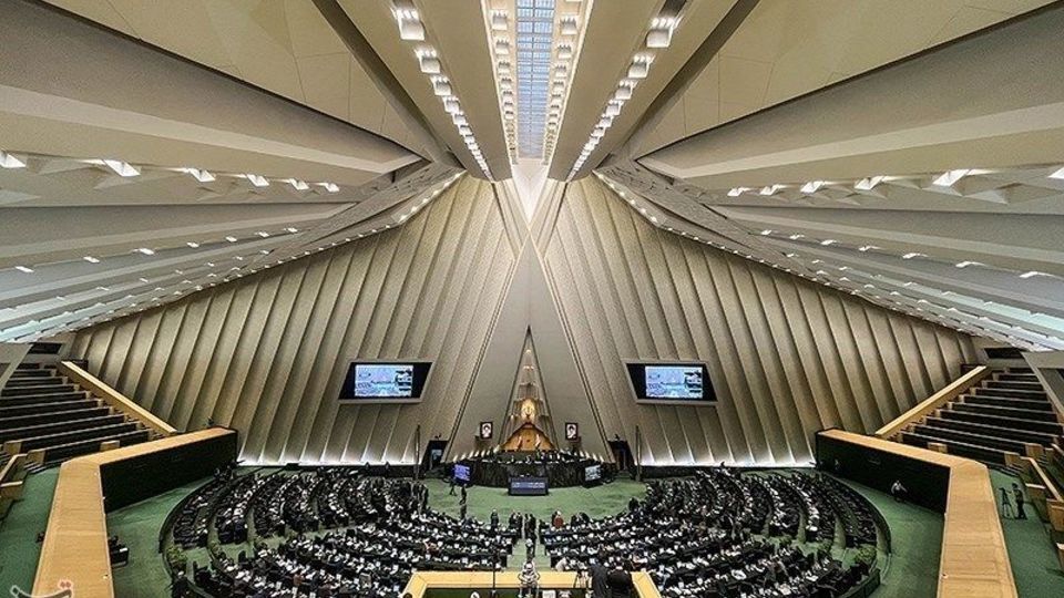 مشکلات علنی در جلسۀ غیر علنی| پشت درهای بسته بهارستان چه میگذرد؟ مشکلات علنی در جلسۀ غیر علنی| پشت درهای بسته بهارستان چه میگذرد؟