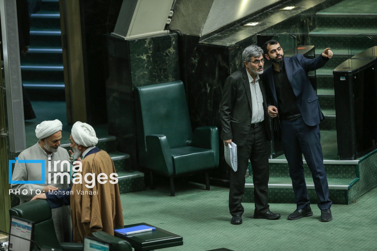 دست از سر واتسآپ و زندگی مردم بردارید| درخواست عجیب مجلسیها در روزهای آشفته کشور چیست؟ دست از سر واتسآپ و زندگی مردم بردارید| درخواست عجیب مجلسیها در روزهای آشفته کشور چیست؟